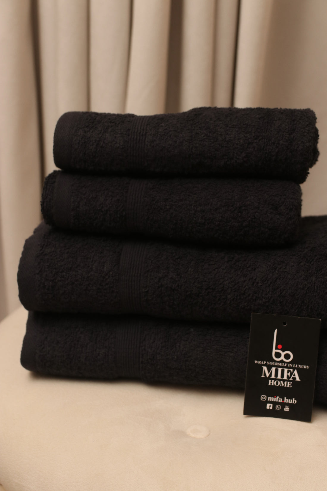 Black Pack of 4 Luxury Cotton Towels- 2 Hand Towels & 2 Bath Towels