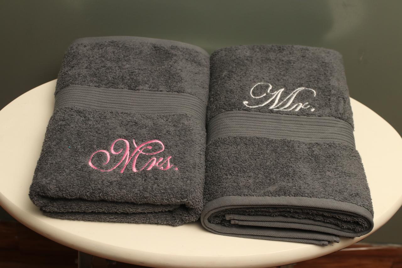 Pack of 2 Mr. & Mrs. Bath Towels | Size: 30 x 60 inches | Mifa Hub